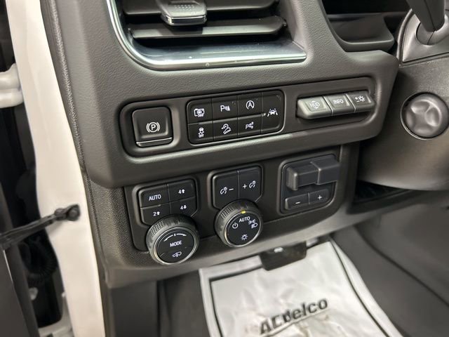Used 2024 Chevrolet Tahoe High Country w/ Advanced Technology Package AWD/4WD image 16