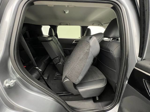 Used 2024 Mitsubishi Outlander SE image 17