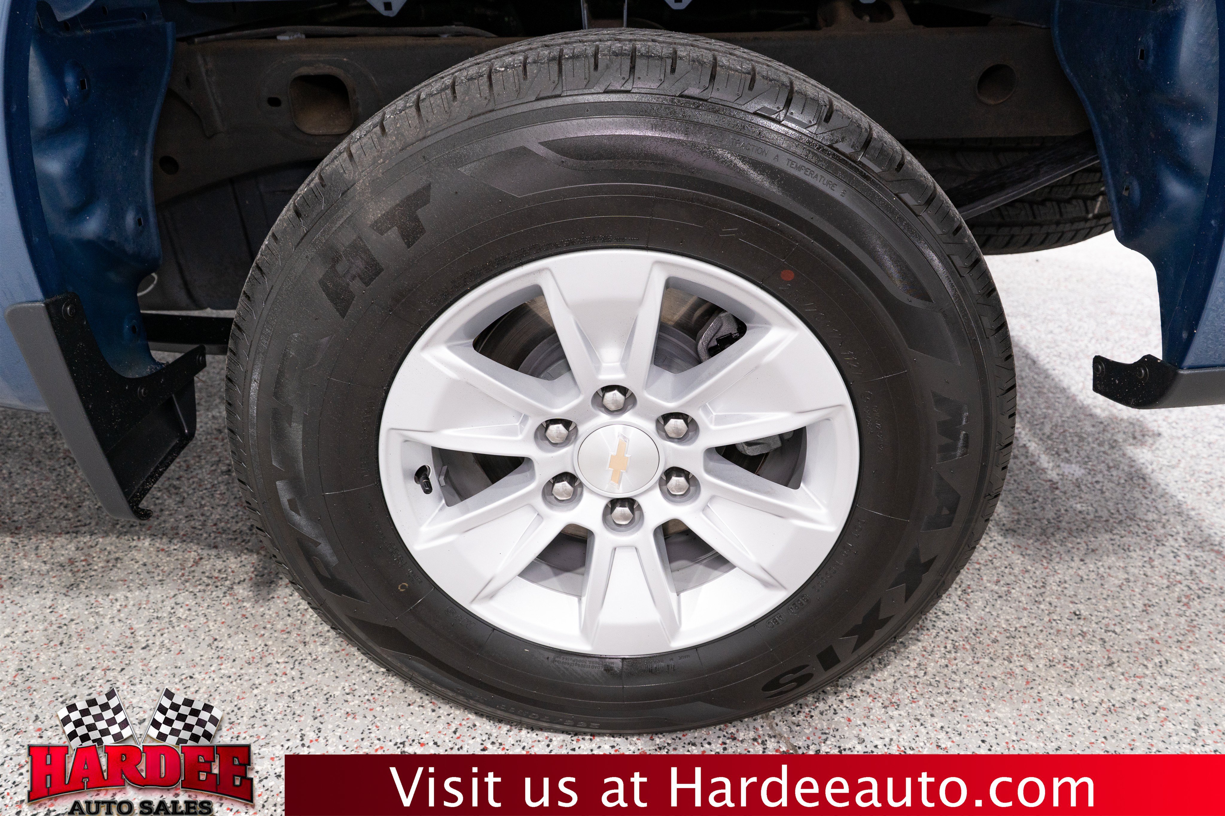Used 2024 Chevrolet Silverado 1500 LT RWD image 10