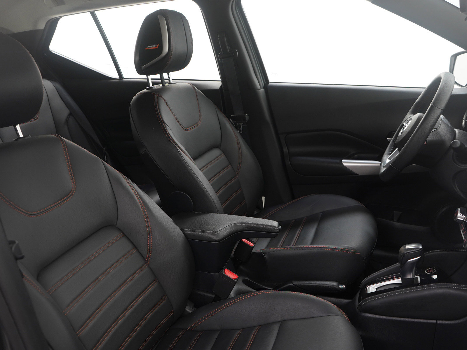 Used 2020 Nissan Kicks SR w/ SR Premium Package image 11