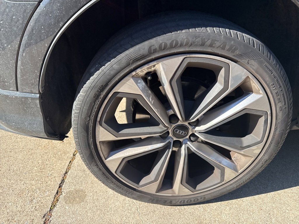 Used 2020 Audi Q3 2.0T Premium Plus w/ Premium Plus Package image 21