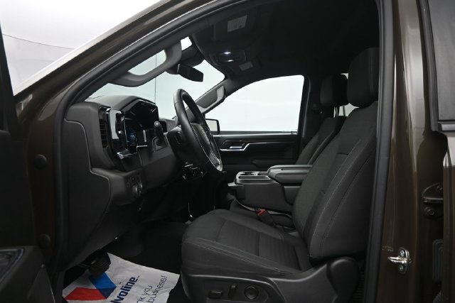 Used 2023 Chevrolet Silverado 1500 LT AWD/4WD image 10