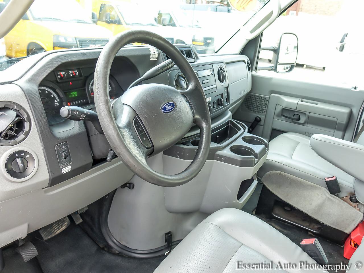 Used 2017 Ford E-350 and Econoline 350 Super Duty RWD image 9