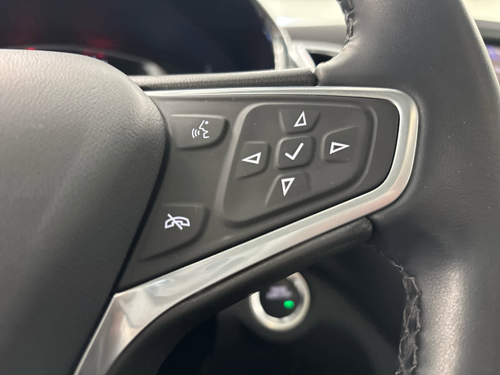 Used 2023 Chevrolet Equinox LT image 29