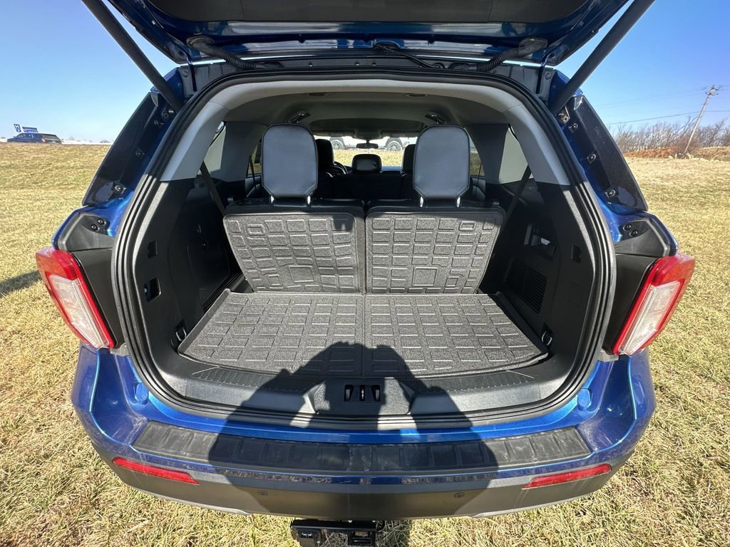 Used 2023 Ford Explorer XLT w/ Equipment Group 202A image 23