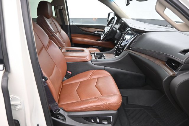 Used 2015 Cadillac Escalade Premium AWD/4WD image 10