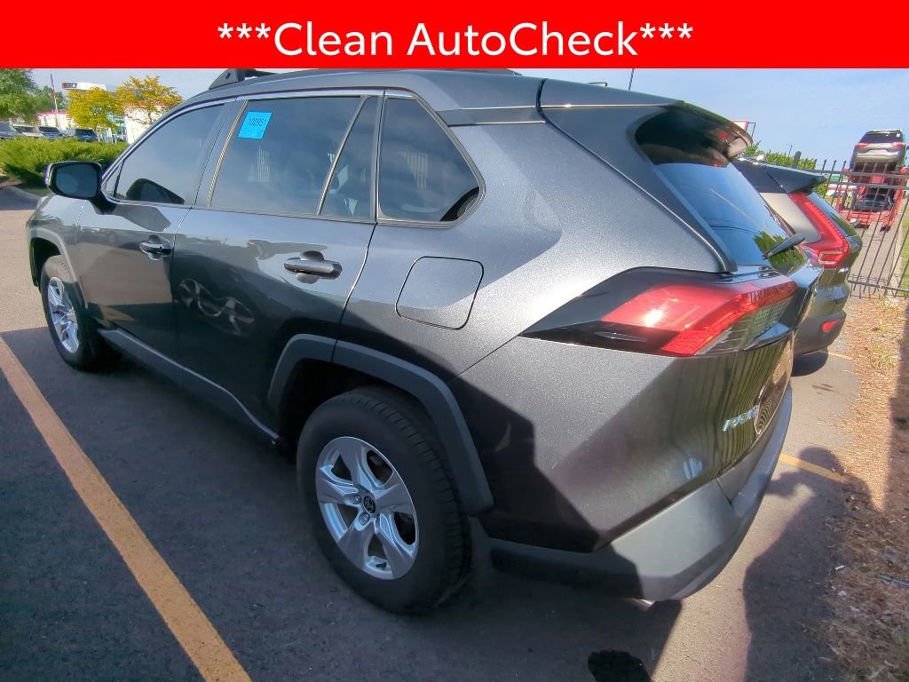 Used 2021 Toyota RAV4 XLE w/ Convenience Package FWD image 4