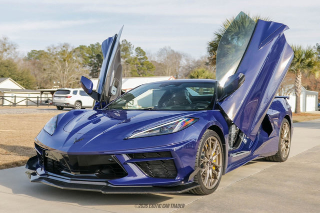 Used 2025 Chevrolet Corvette Stingray Premium Conv w/ Z51 Performance Package RWD image 23