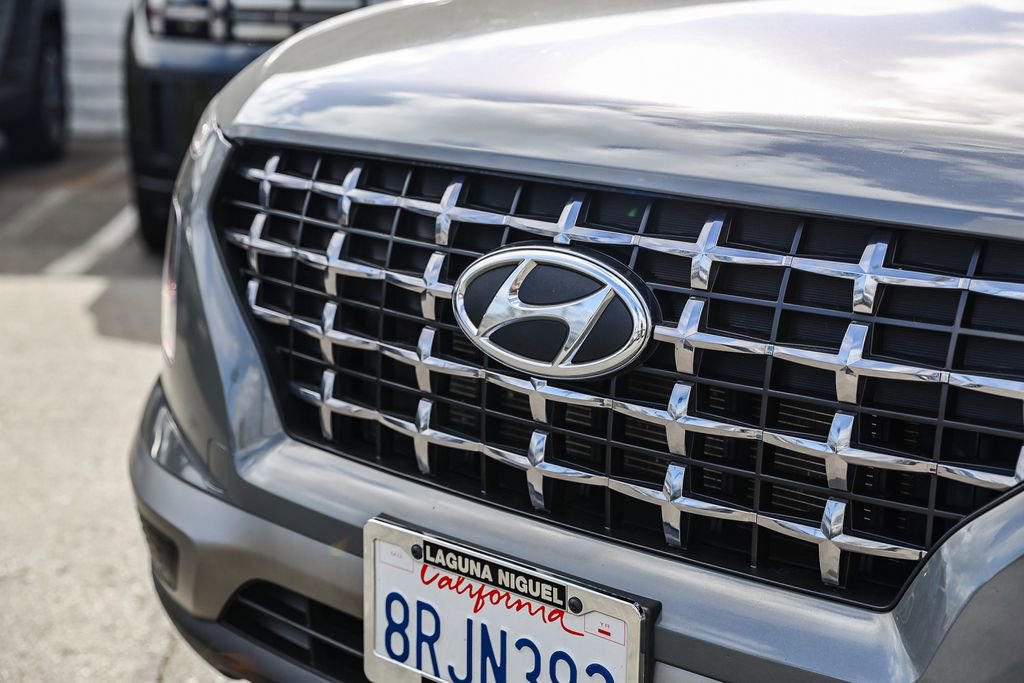 Used 2020 Hyundai Venue SEL FWD image 11
