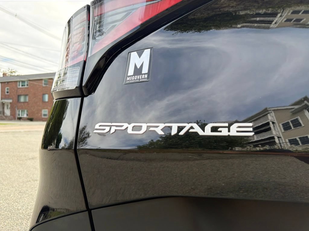 Certified 2025 Kia Sportage EX w/ Premium Package AWD/4WD image 12