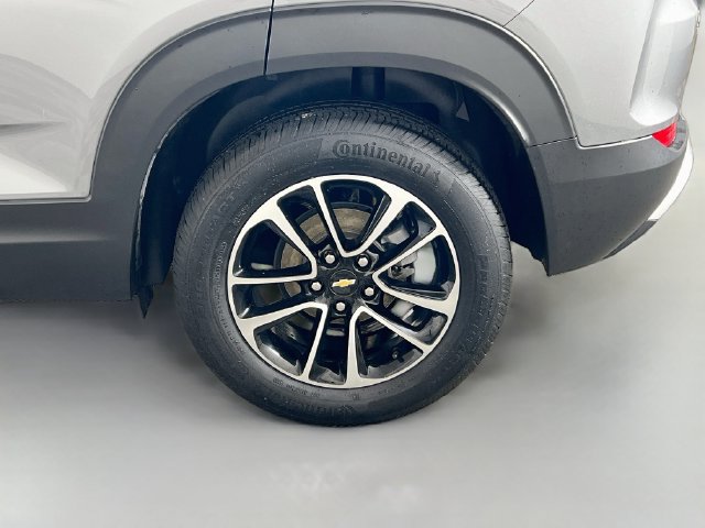 Used 2024 Chevrolet TrailBlazer LT AWD/4WD image 32