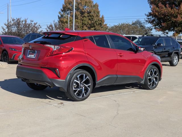 Used 2022 Toyota C-HR XLE image 6