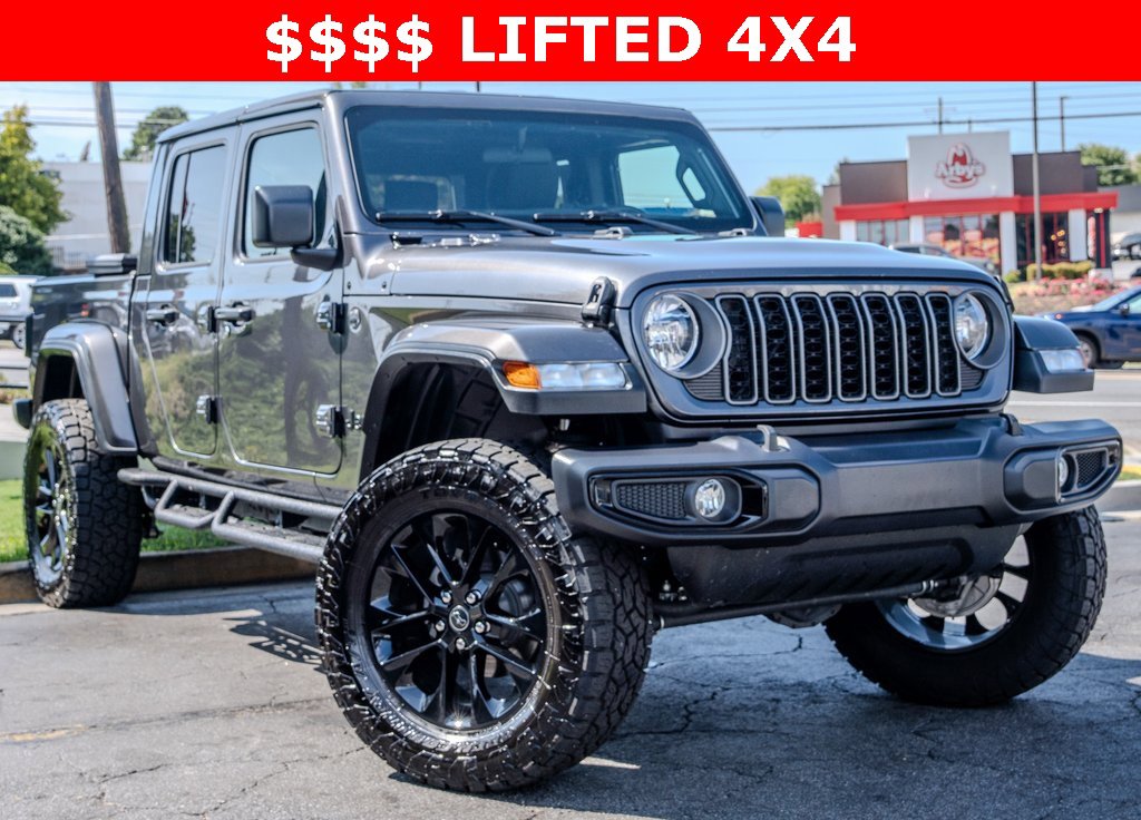 Used 2025 Jeep Gladiator Sport image 3