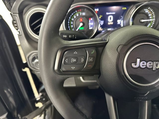 Used 2023 Jeep Wrangler Unlimited w/ Sun & Screen Package image 15