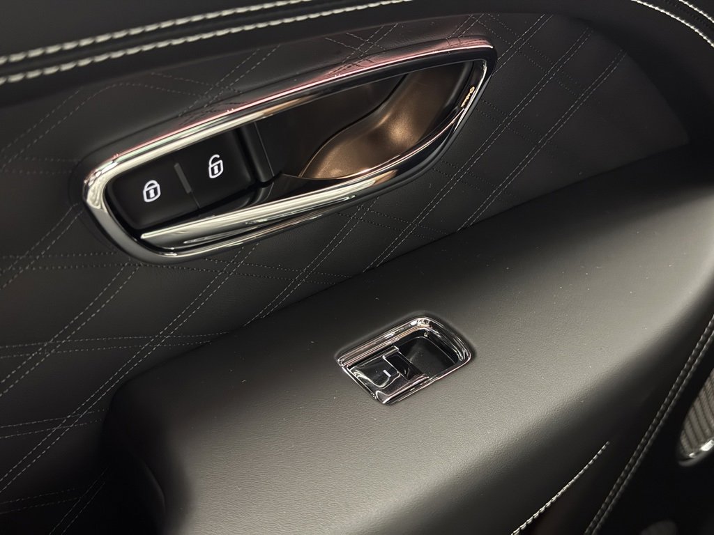 New 2025 Bentley Bentayga image 51