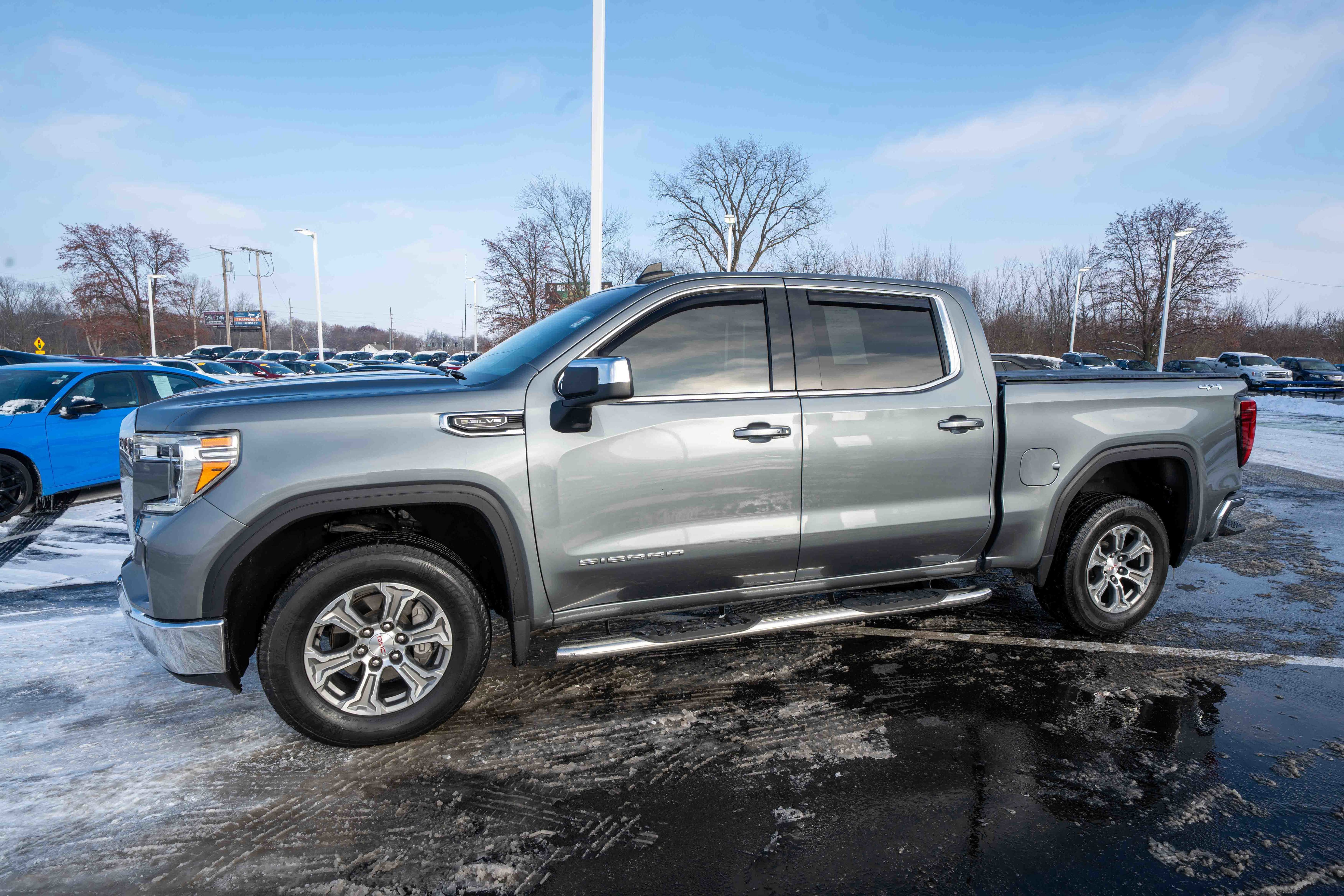 Used 2021 GMC Sierra 1500 SLE image 3