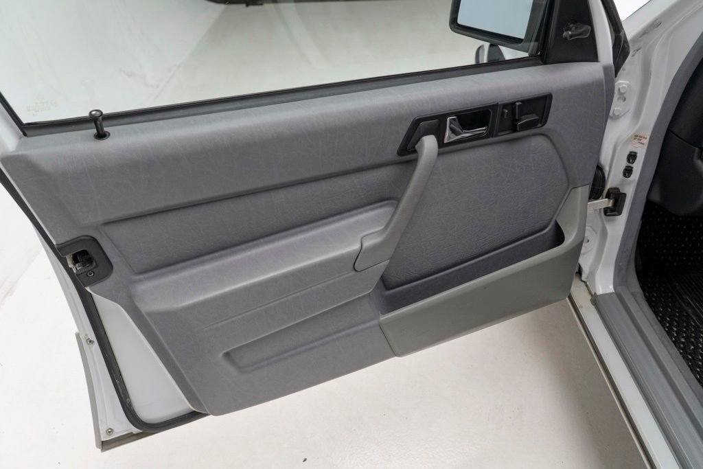 Used 1991 Mercedes-Benz 190 E 2.6 image 17