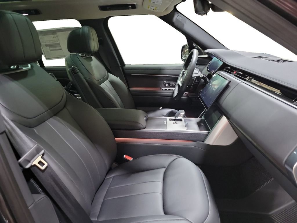New 2025 Land Rover Range Rover SE image 29