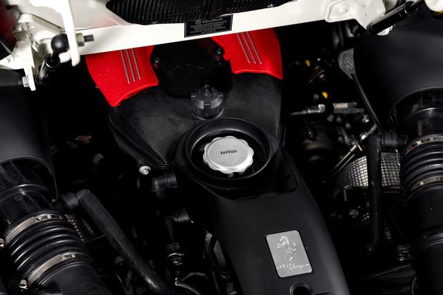 Used 2018 Ferrari 488 Spider RWD image 10