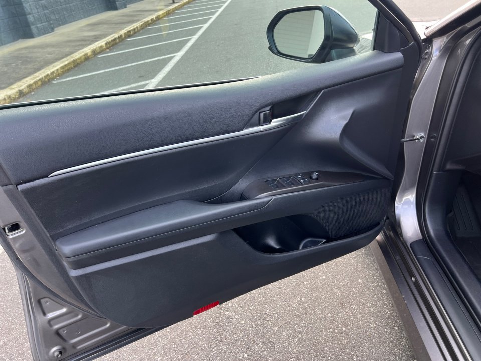 Used 2022 Toyota Camry LE image 36