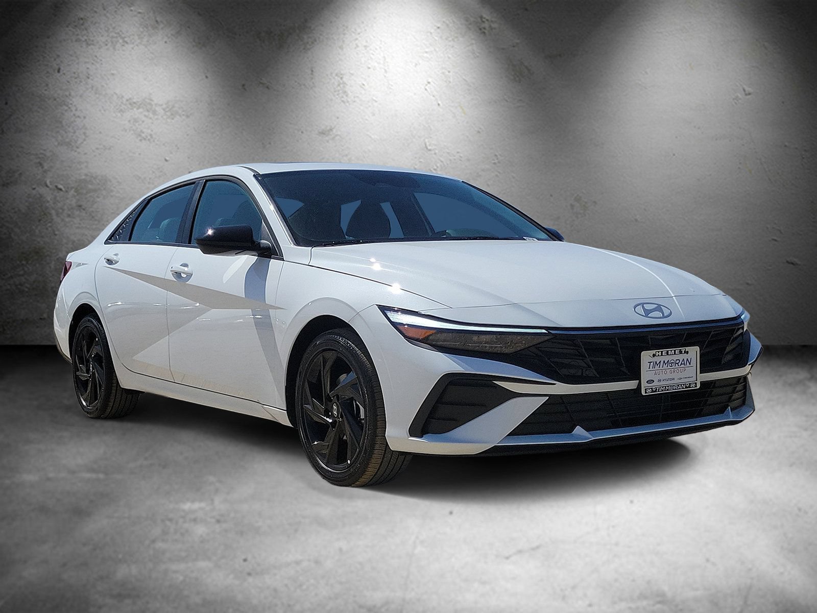 New 2026 Hyundai Elantra SEL Sport FWD image 2