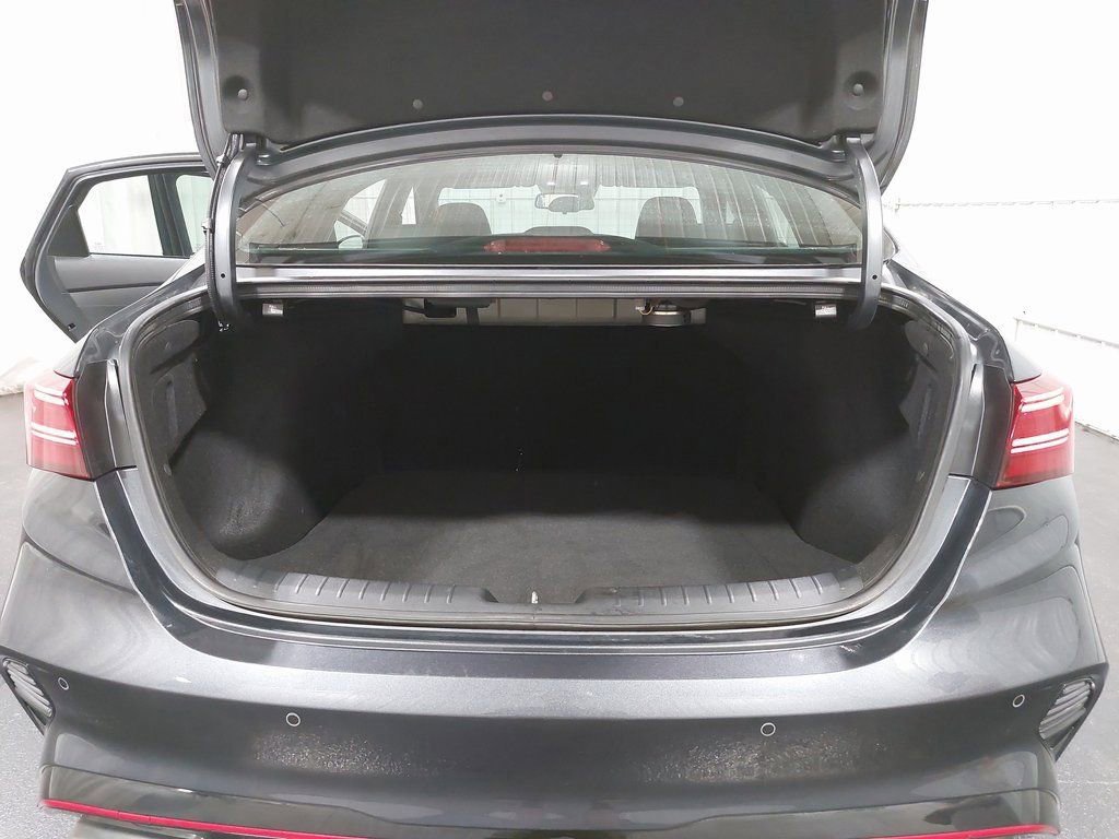 Used 2022 Kia Forte GT image 12