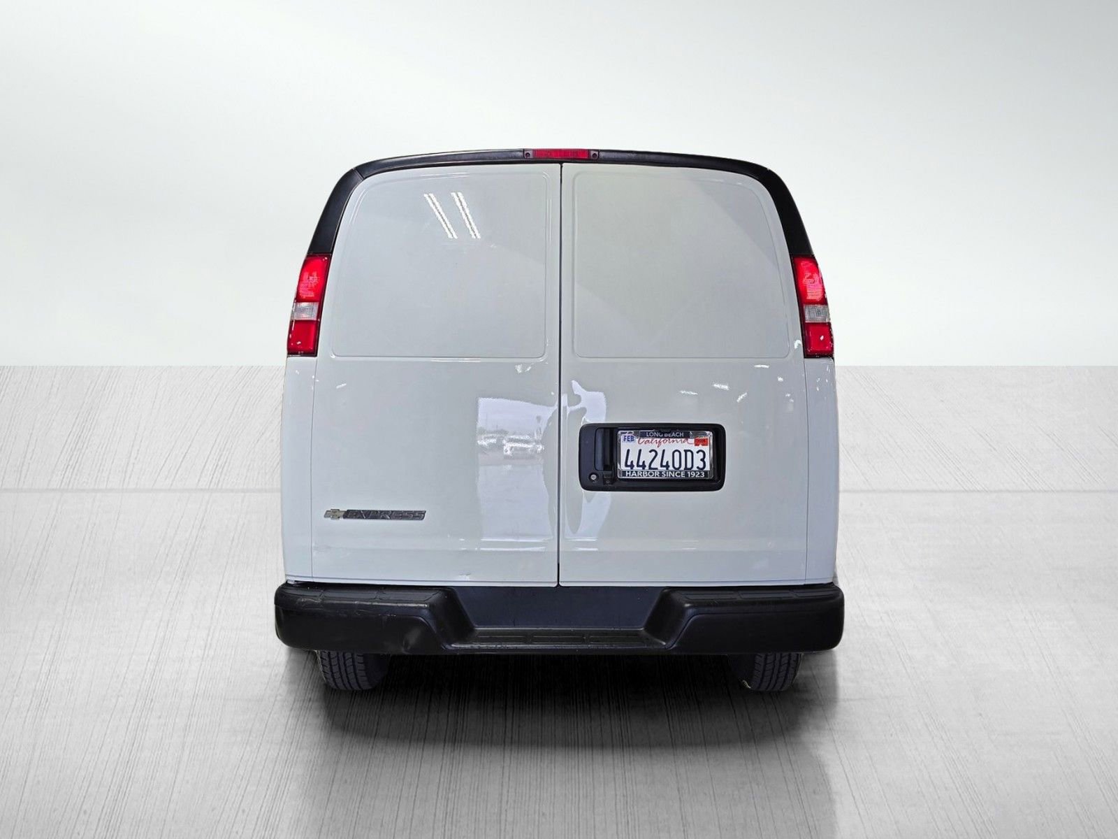 Used 2021 Chevrolet Express 2500 w/ Driver Convenience Package image 6