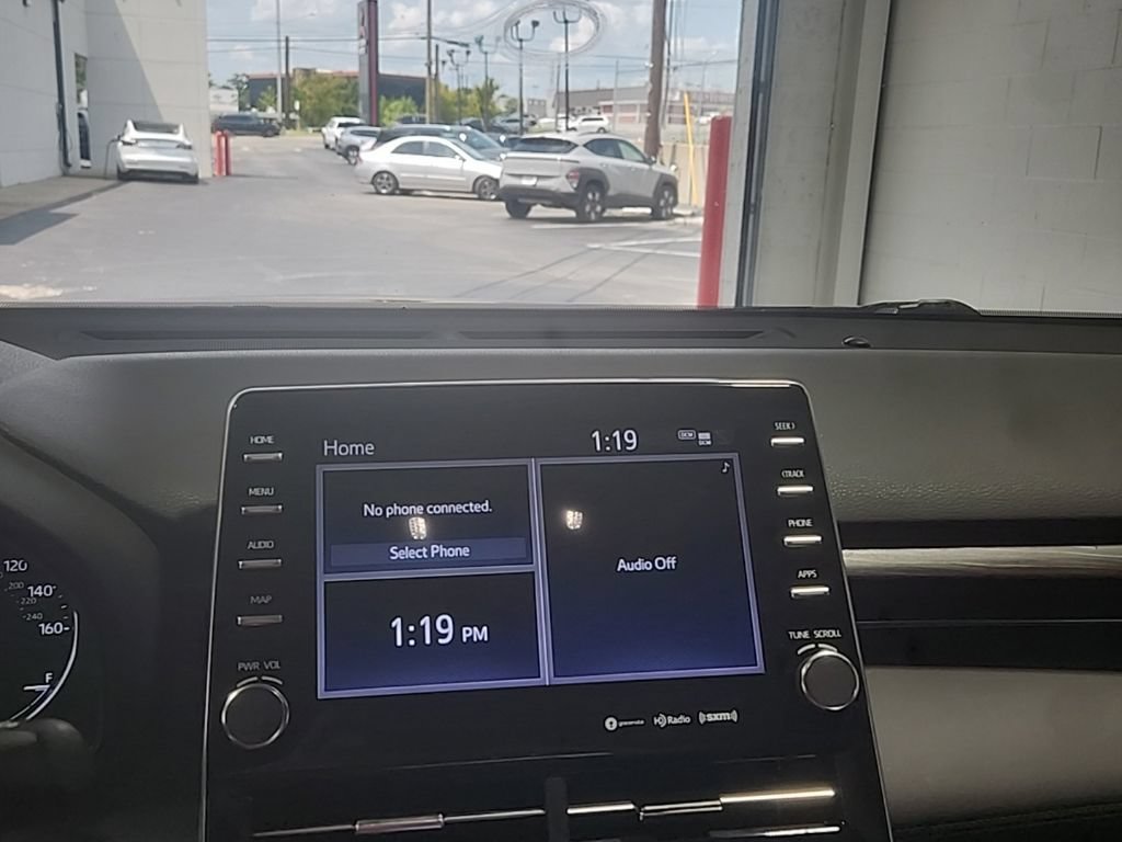Used 2022 Toyota Avalon XLE w/ Moonroof Package FWD image 7
