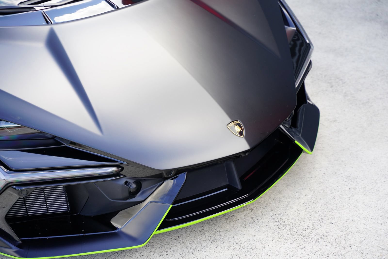 Used 2024 Lamborghini Revuelto AWD/4WD image 13