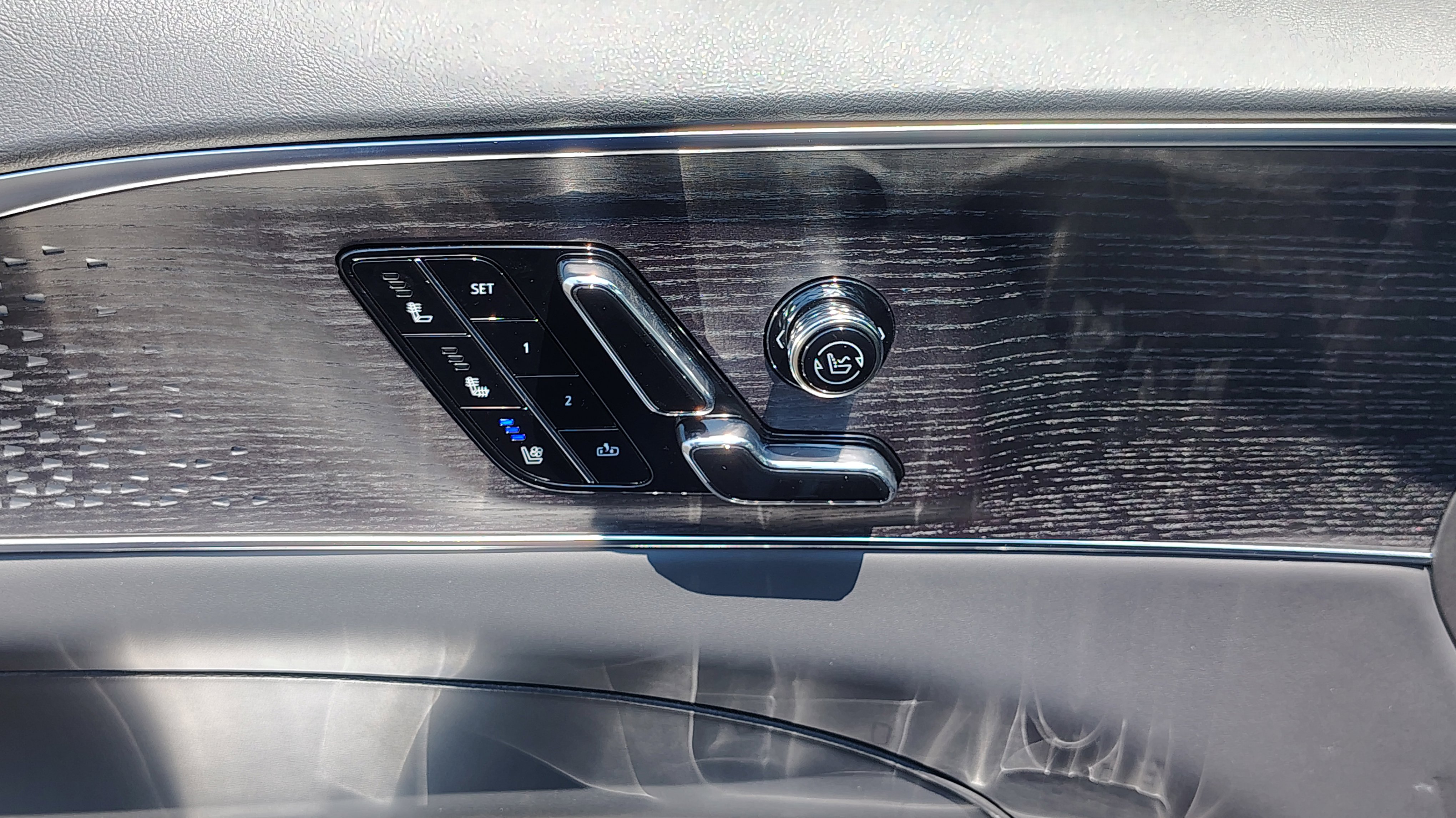 New 2026 Cadillac Lyriq V image 12