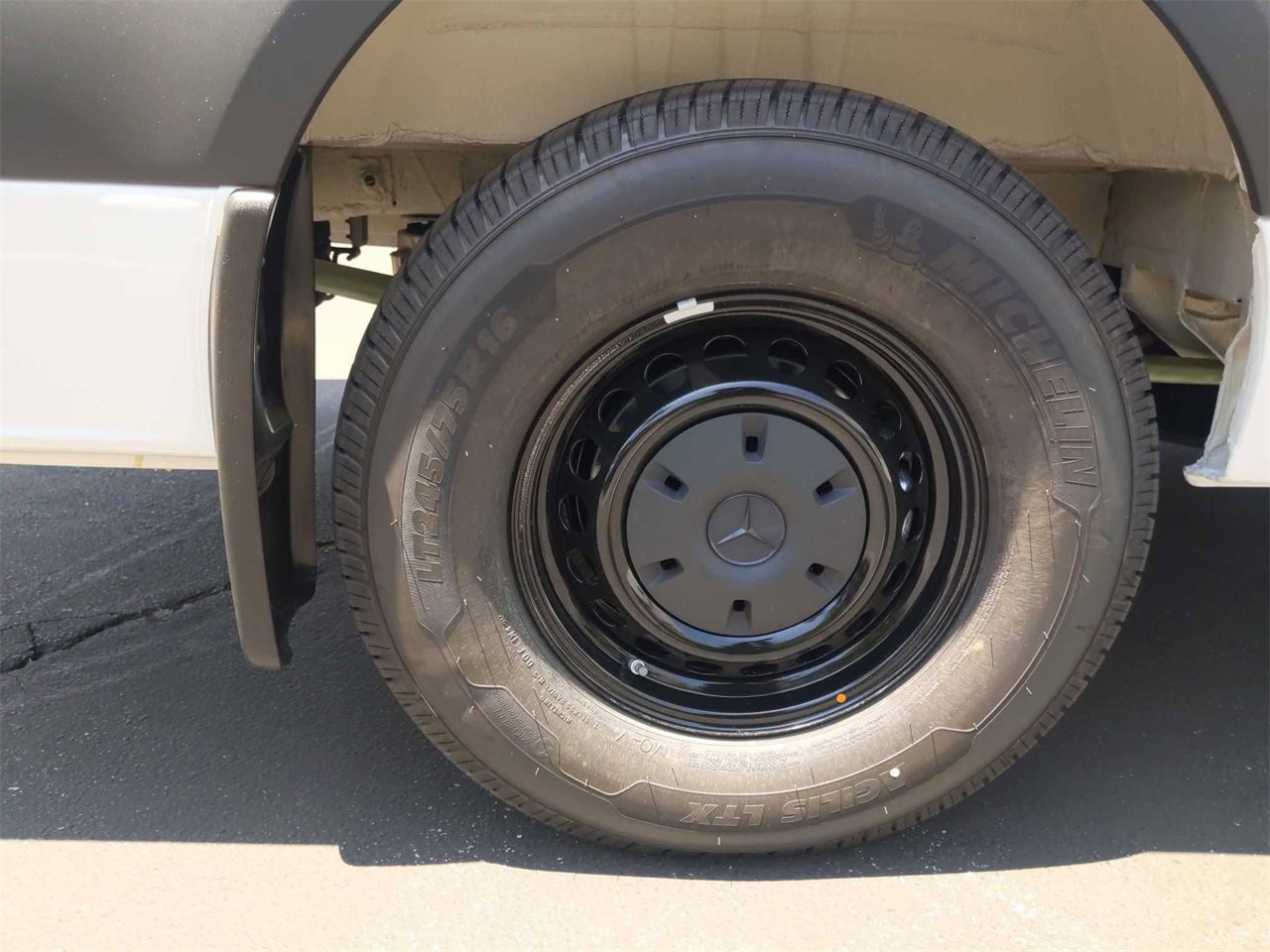 New 2024 Mercedes-Benz eSprinter 170 Cargo image 13