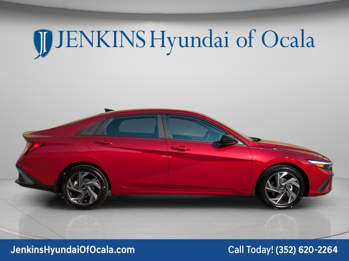 Used 2025 Hyundai Elantra SEL FWD image 2