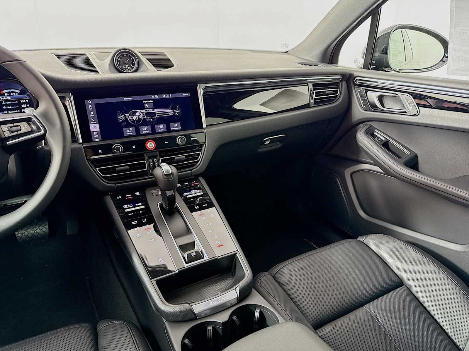 New 2025 Porsche Macan AWD/4WD image 19