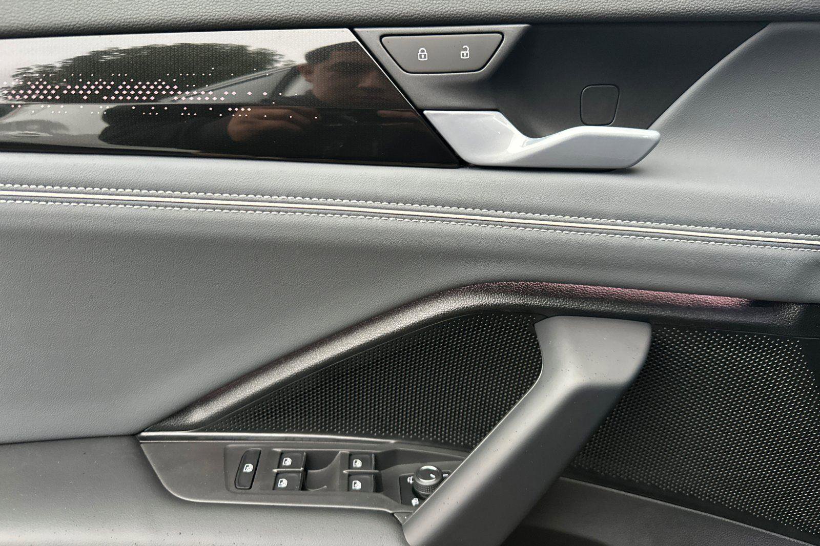 New 2026 Volkswagen Tiguan SEL R-Line image 10