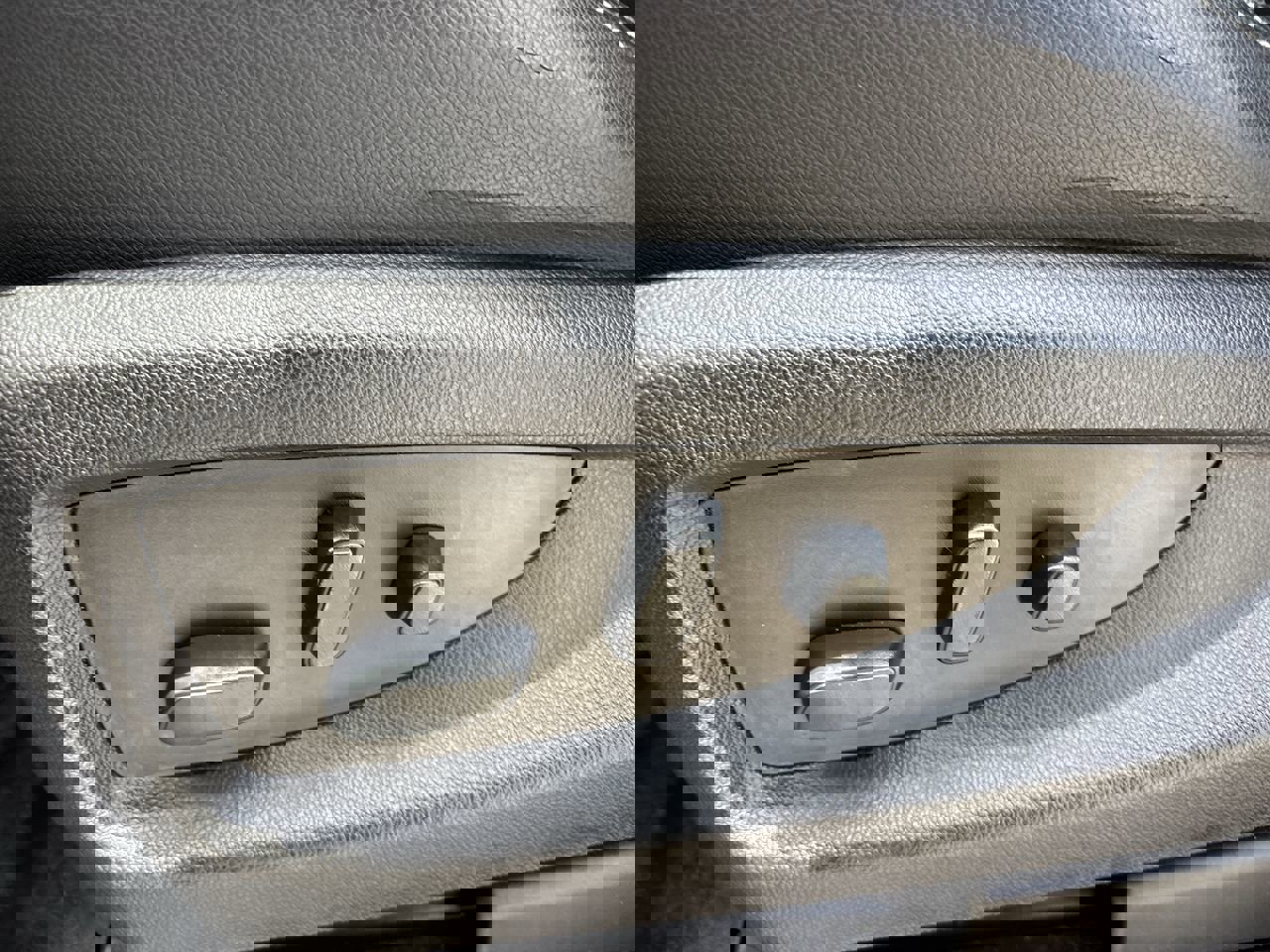 Used 2019 Chevrolet Suburban Premier RWD image 19