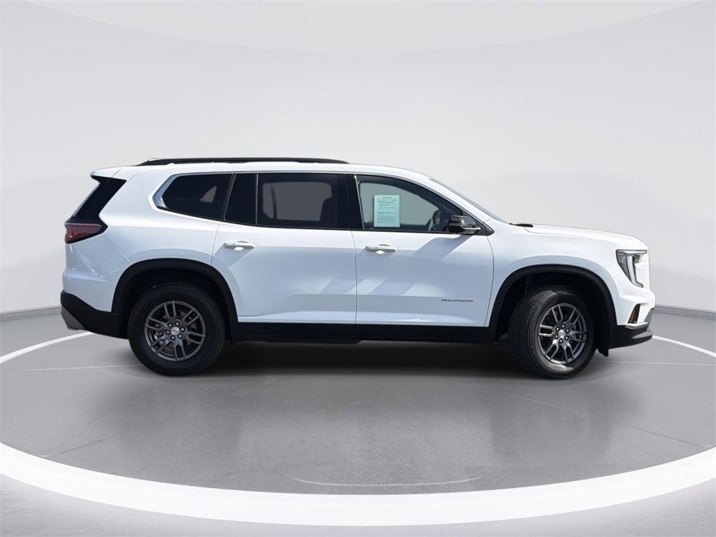 Used 2025 GMC Acadia Elevation image 3