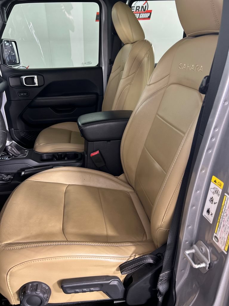 Used 2018 Jeep Wrangler Unlimited Sahara AWD/4WD image 12