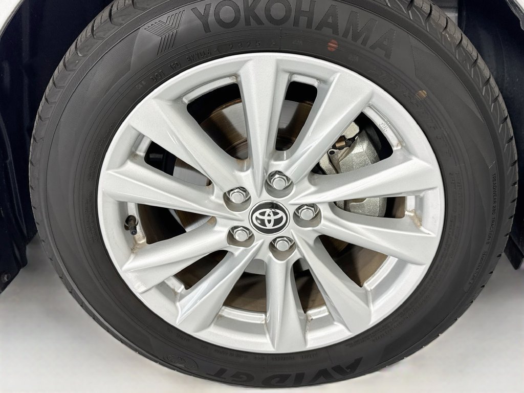Used 2025 Toyota Corolla SE FWD image 32