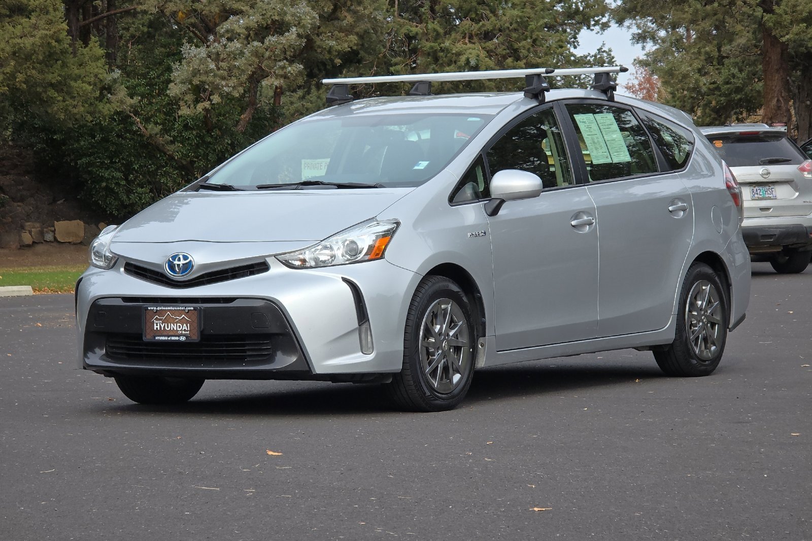 Used 2017 Toyota Prius V Four image 9