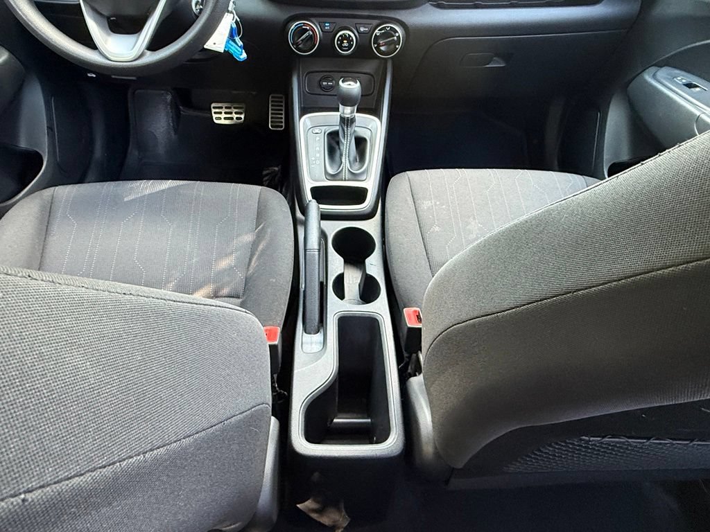 Used 2020 Hyundai Venue SE FWD image 28