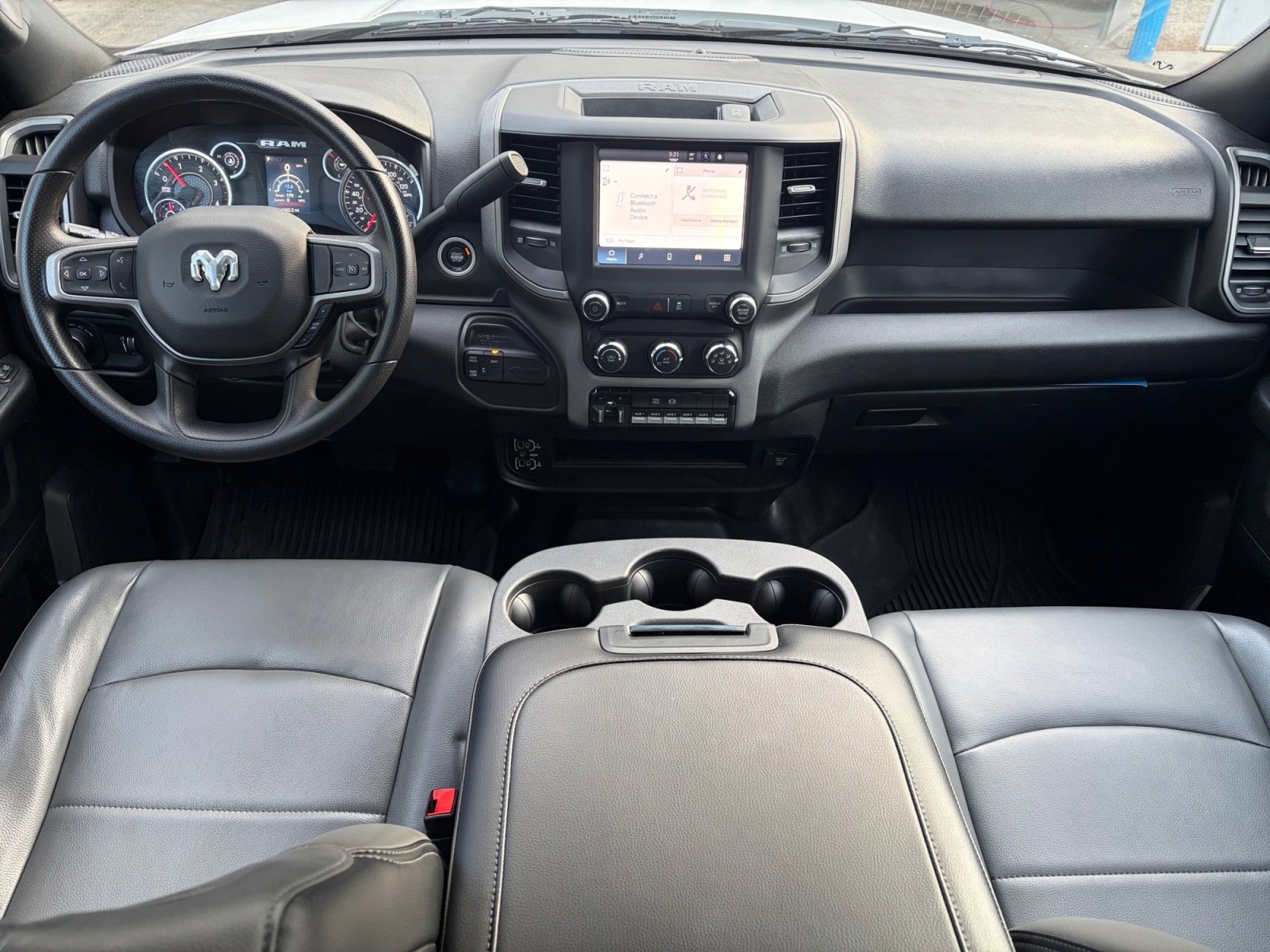 Used 2024 RAM 3500 Tradesman w/ Chrome Appearance Group image 16