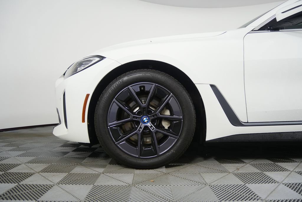 Used 2022 BMW i4 eDrive40 w/ Premium Package image 7