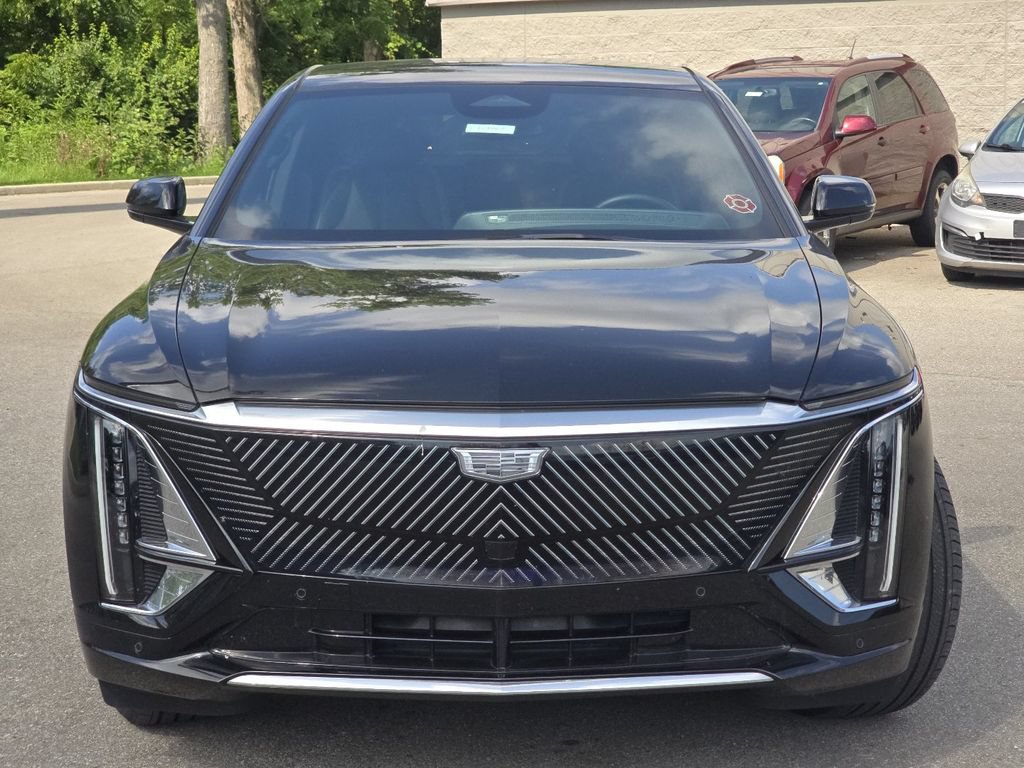 Used 2024 Cadillac Lyriq Tech AWD/4WD image 9