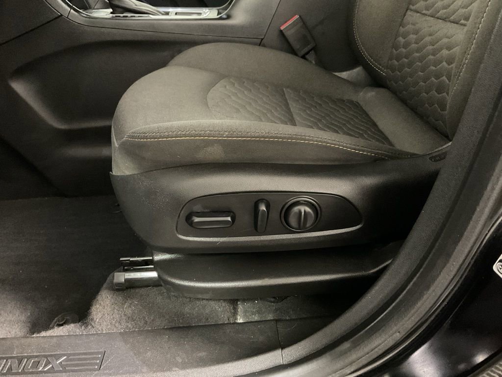 Used 2019 Chevrolet Equinox LT image 19