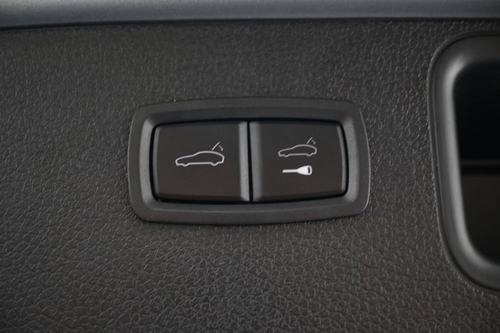 Used 2023 Porsche Macan S AWD/4WD image 30