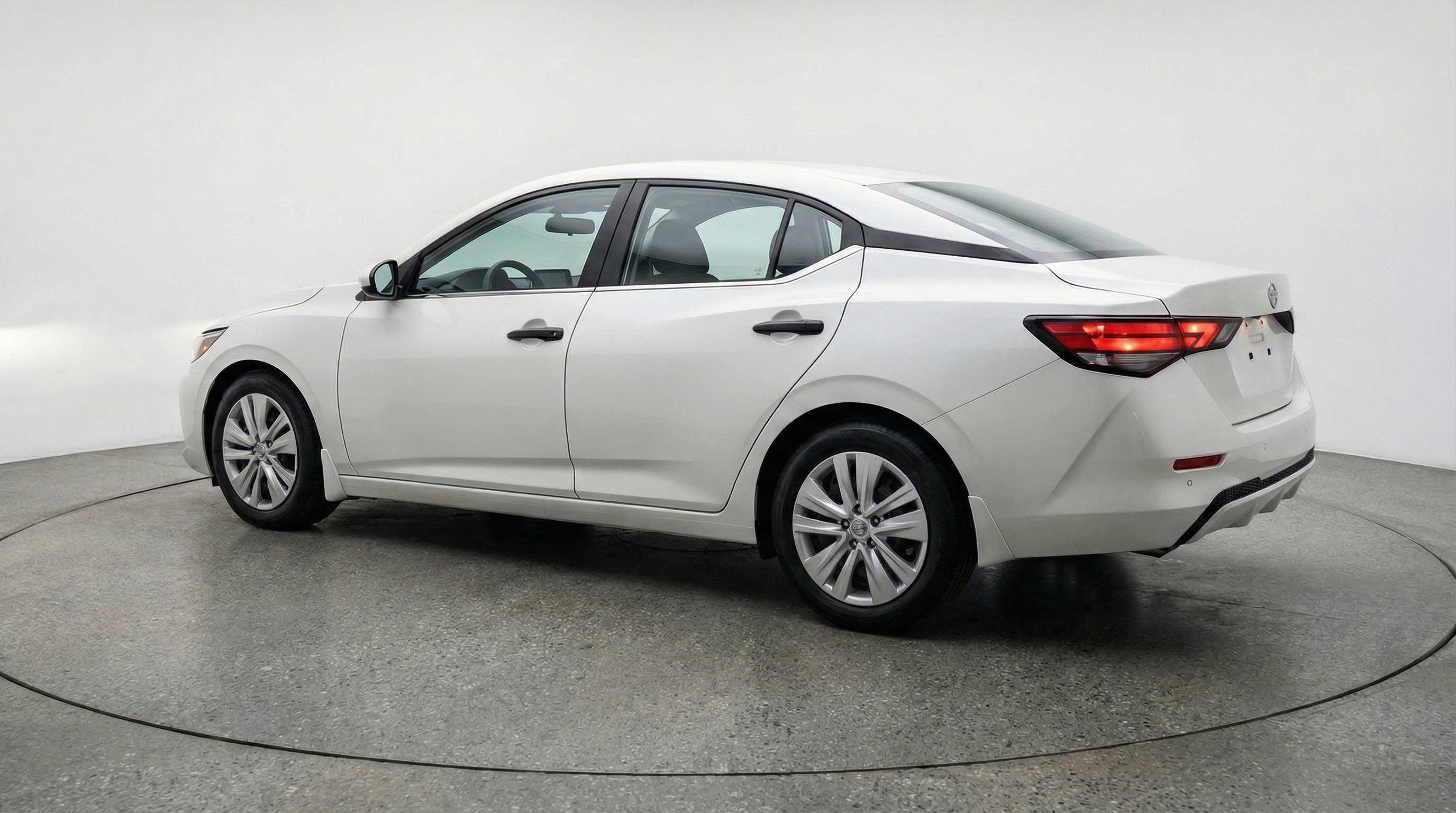 Used 2025 Nissan Sentra S image 6