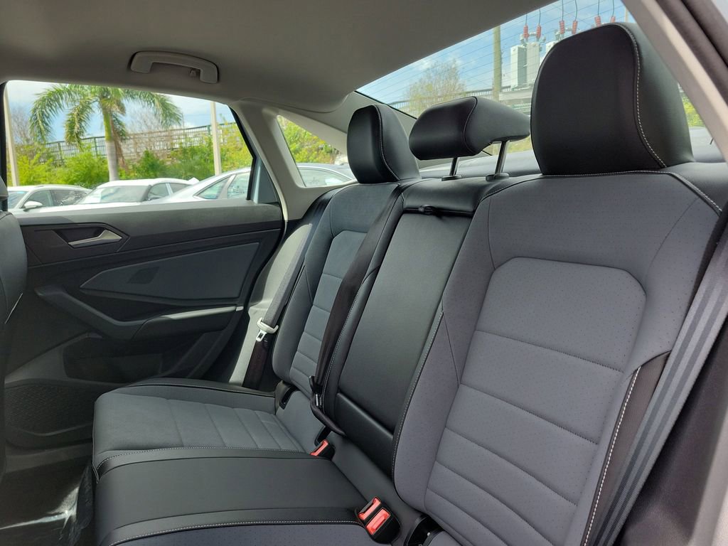 New 2026 Volkswagen Jetta SE image 7