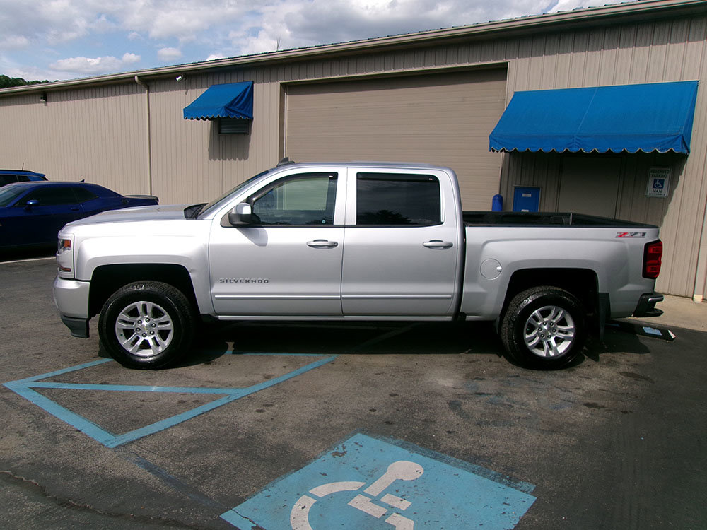 Used 2016 Chevrolet Silverado 1500 LT w/ All Star Edition image 3