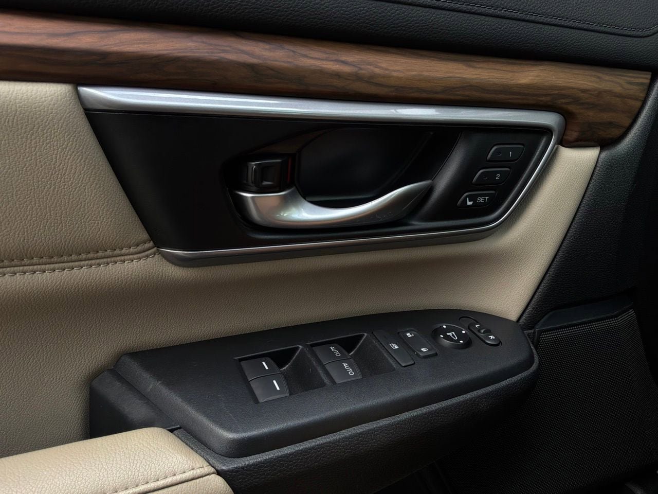 Used 2017 Honda CR-V EX-L image 22