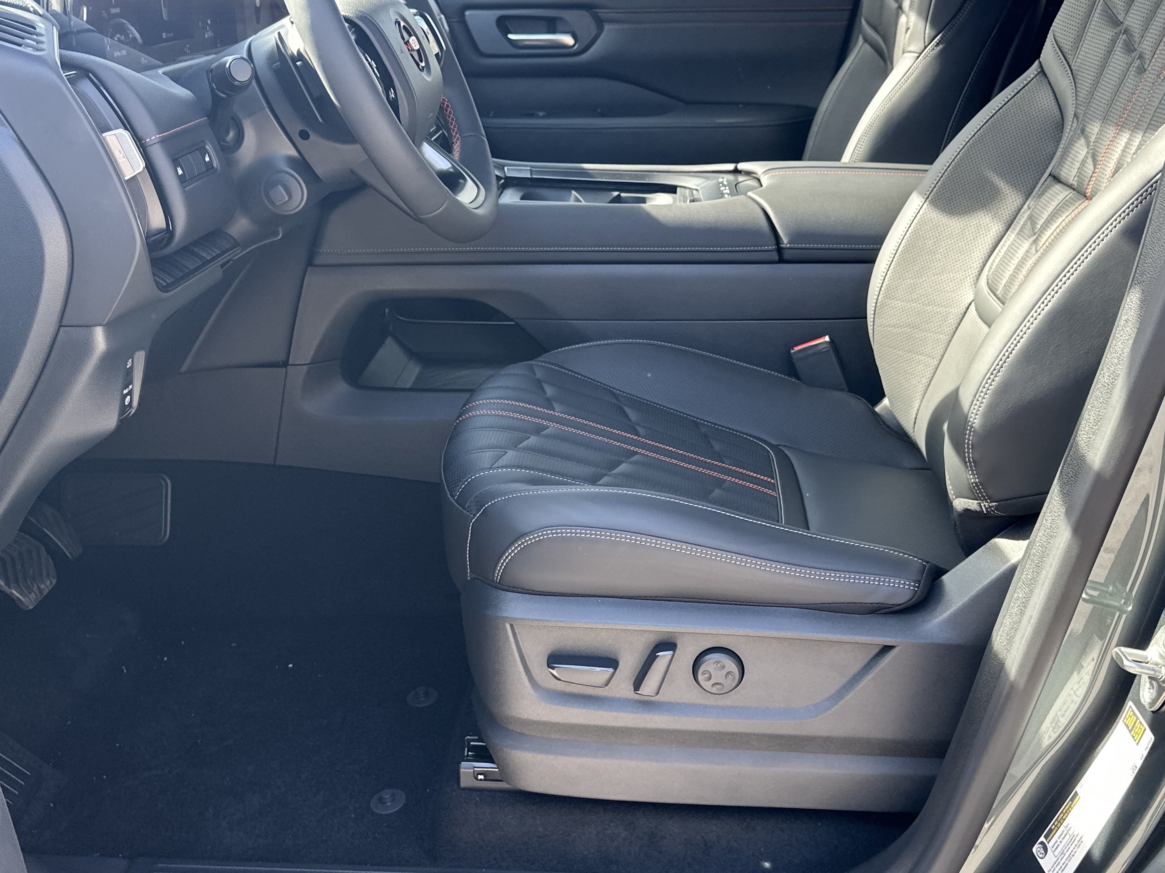New 2026 Nissan Armada PRO-4X AWD/4WD image 9
